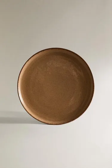 PORCELAIN DINNER PLATE WITH ANTIQUE FINISH RIM