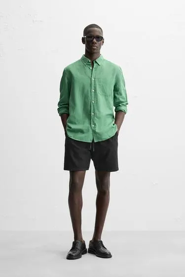 TEXTURED REGULAR FIT BERMUDA SHORTS