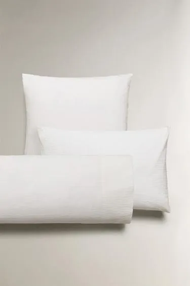 TEXTURED PILLOWCASE