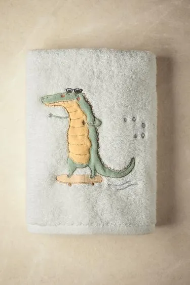 CHILDREN S CROCODILE BATH TOWEL