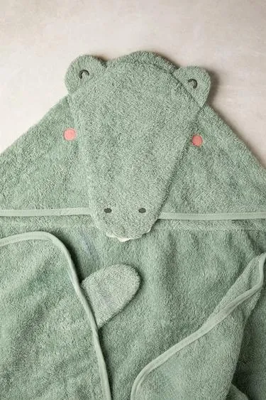 CHILDREN S CROCODILE HOODED TOWEL