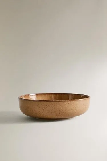 PORCELAIN BOWL WITH ANTIQUE FINISH RIM