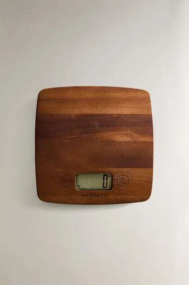 WOODEN KITCHEN SCALE