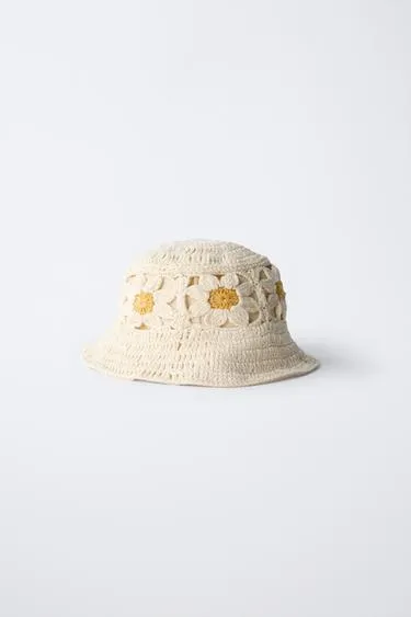 CROCHET FLOWER BUCKET HAT