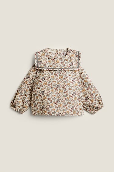 Детская рубашка из ткани с цветочным принтом