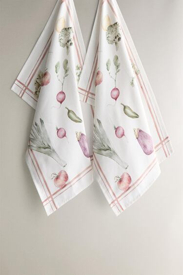 PACK OF COTTON TEA TOWELS WITH PRINTED VEGETABLES  PACK OF 2