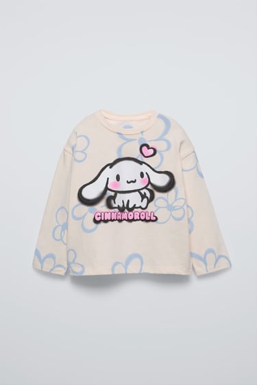 ЛОНГСЛИВ С РЕЛЬЕФНЫМ ПРИНТОМ MY MELODY AND CINNAMOROLL © SANRIO