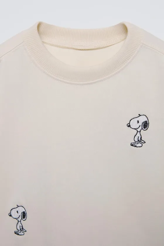 ФУТБОЛКА С ВЫШИВКОЙ SNOOPY PEANUTS™