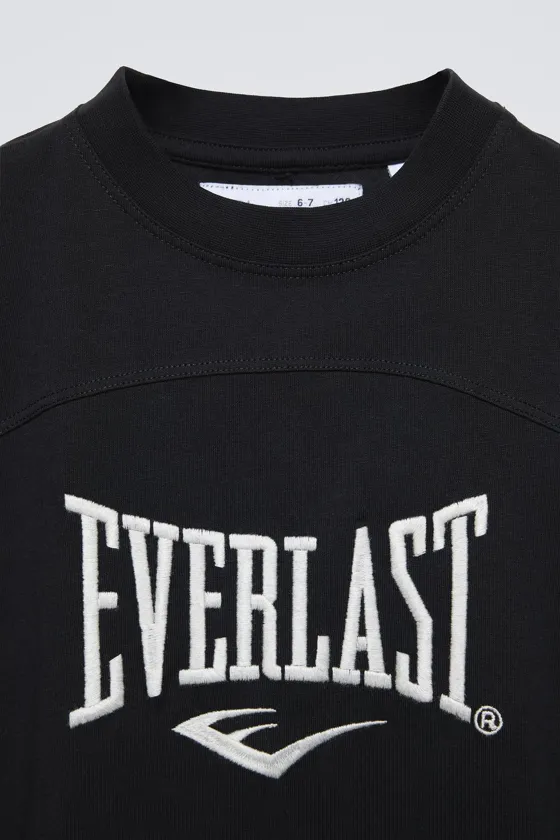 ФУТБОЛКА С ПРИНТОМ EVERLAST®