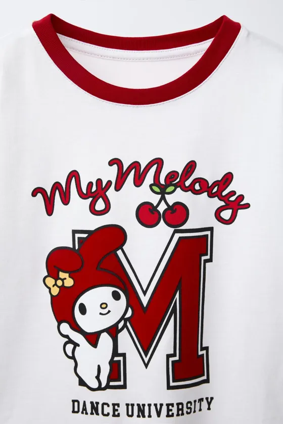 ЛОНГСЛИВ С РЕЛЬЕФНЫМ ПРИНТОМ MY MELODY AND CINNAMOROLL © SANRIO