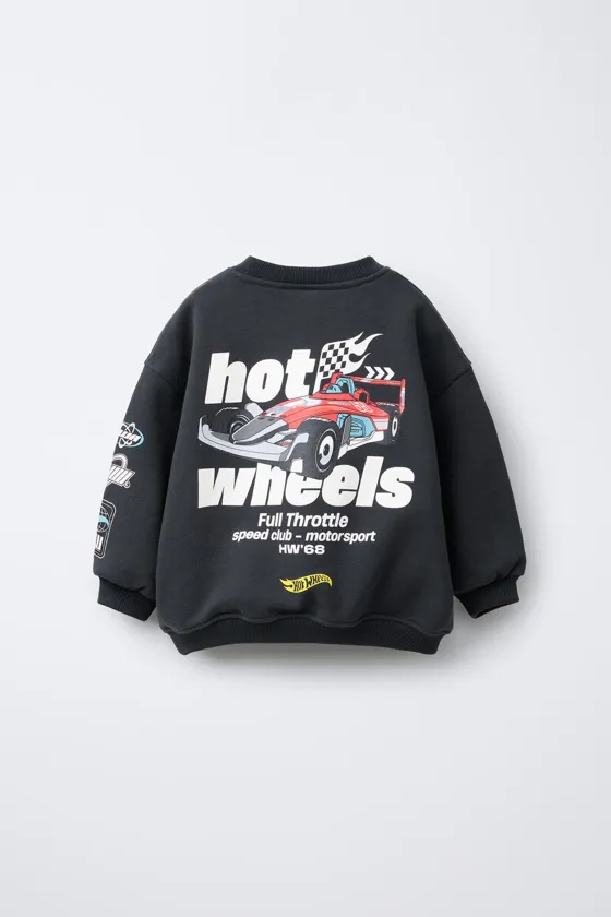 ТОЛСТОВКА С НАШИВКАМИ И ПРИНТОМ HOT WHEELS ™ MATTEL