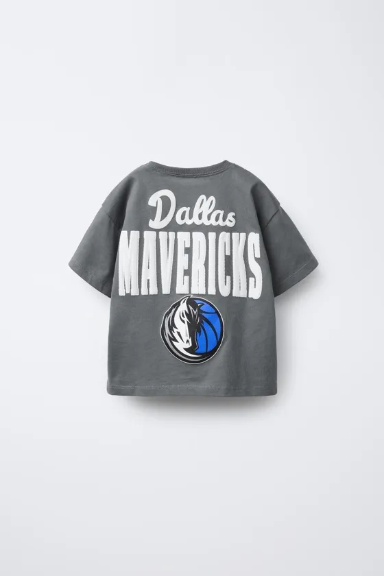 ЛОНГСЛИВ С ПРИНТОМ NBA ©DAHLES MAVERICKS