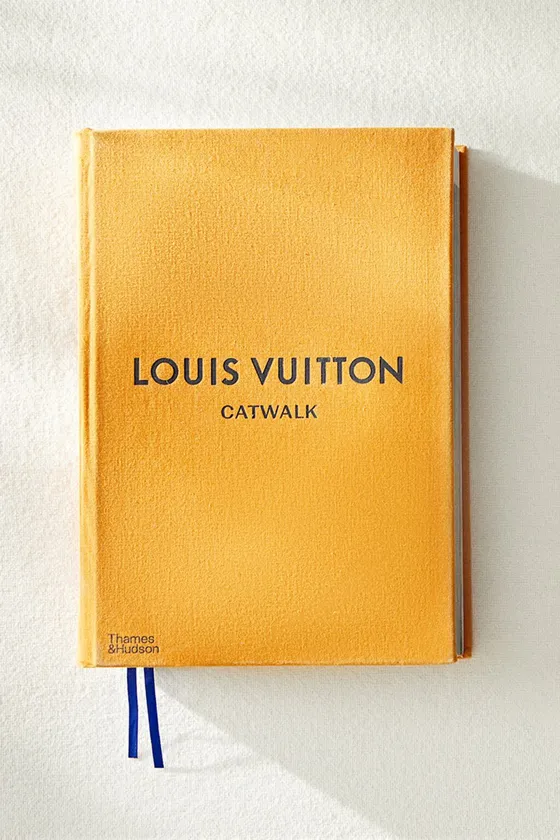 КНИГА ДЛЯ ПОДИУМА LOUIS VUITTON