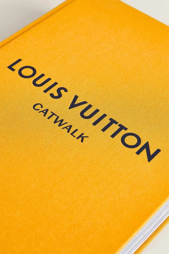 КНИГА ДЛЯ ПОДИУМА LOUIS VUITTON