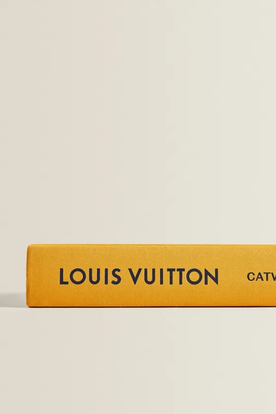 КНИГА ДЛЯ ПОДИУМА LOUIS VUITTON