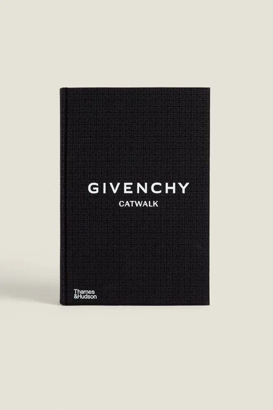 КНИГА ДЛЯ ПОДИУМА GIVENCHY