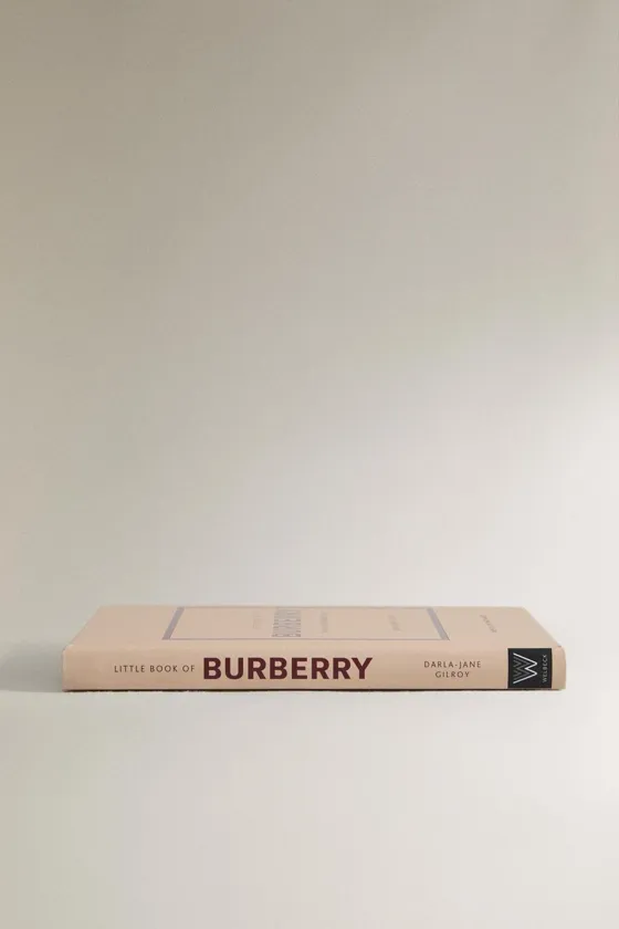 МАЛЕНЬКАЯ КНИЖЕЧКА ОТ BURBERRY