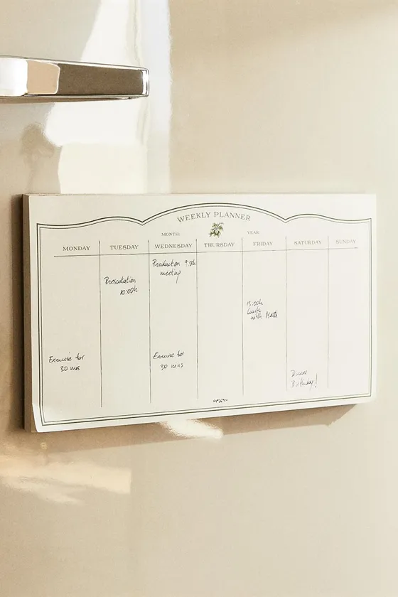календарь на холодильнике с магнитом