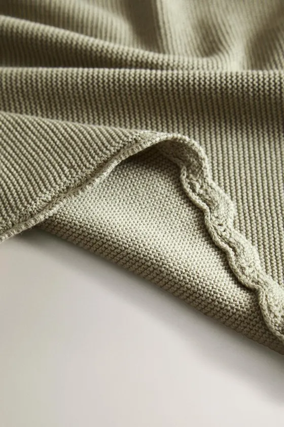 детское плотное вязаное одеяло