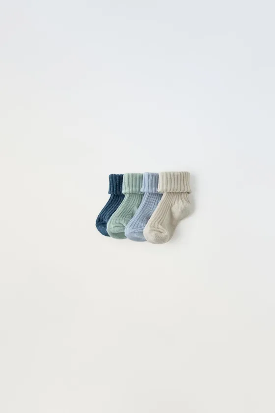 упаковка из 4 цветных носков